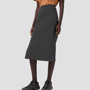 NWOT Lululemon Kosaten Skirt *lululemon lab
Graphite Grey